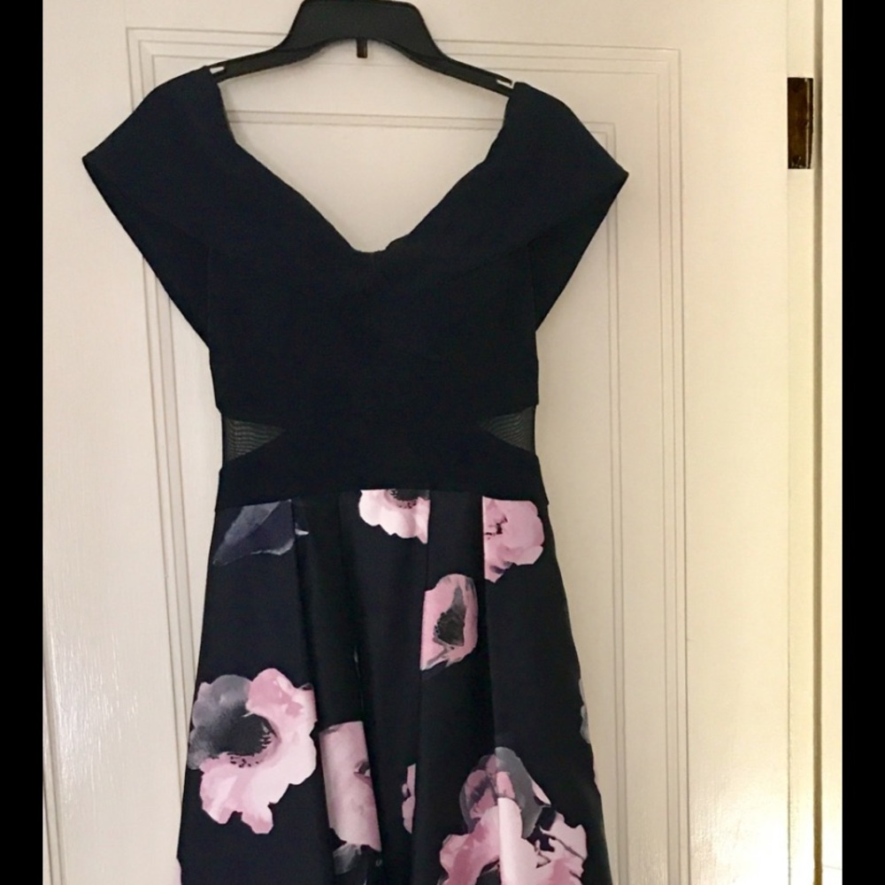 Prom/Formal Dress - Picture 2 of 4